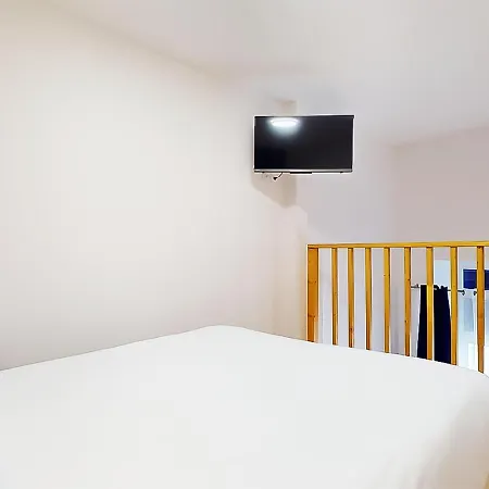 Hotel De Menilmontant Paris