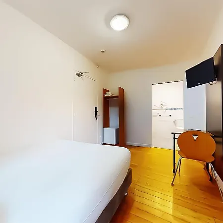 De Menilmontant Hotel 3*