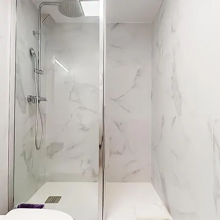 De Menilmontant Hotel 3*