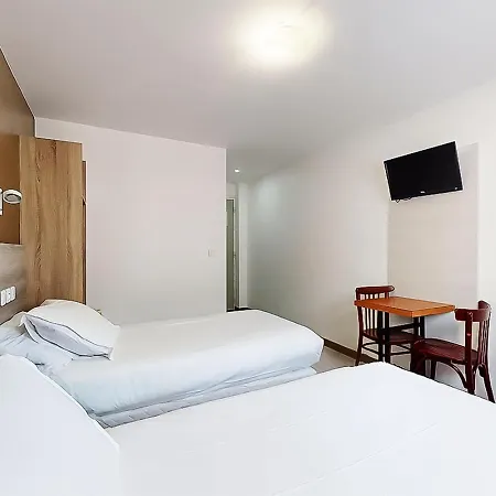 Hotel De Menilmontant 3*
