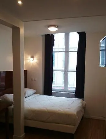 Hotel De Menilmontant 3*