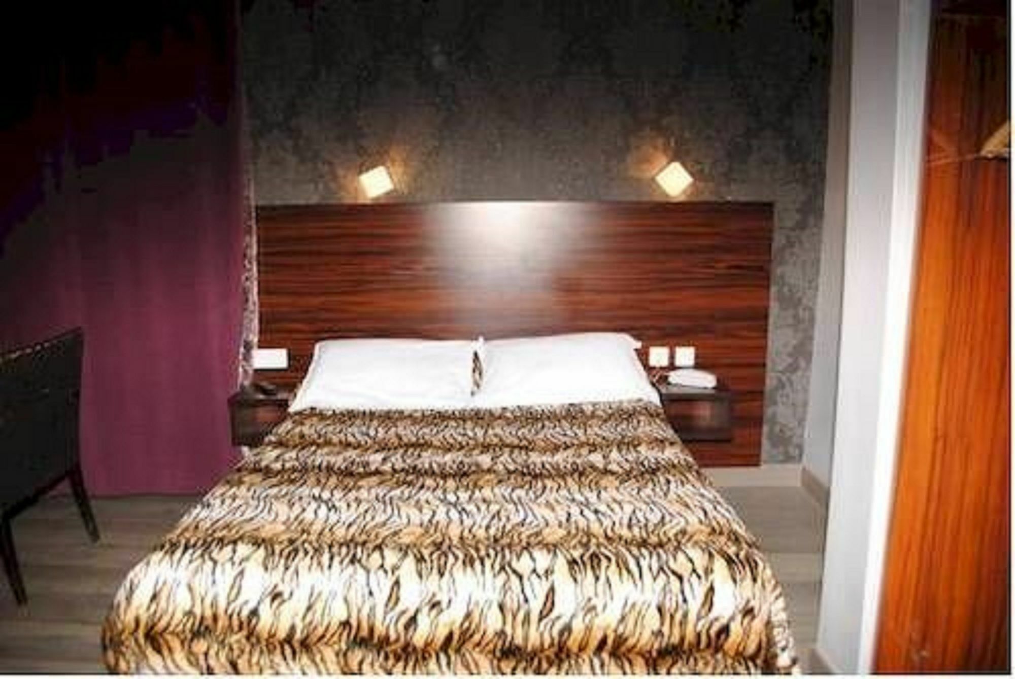 De Ménilmontant Hotel 3*